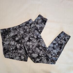 Athleta Salutation Stash 7/8 Tights